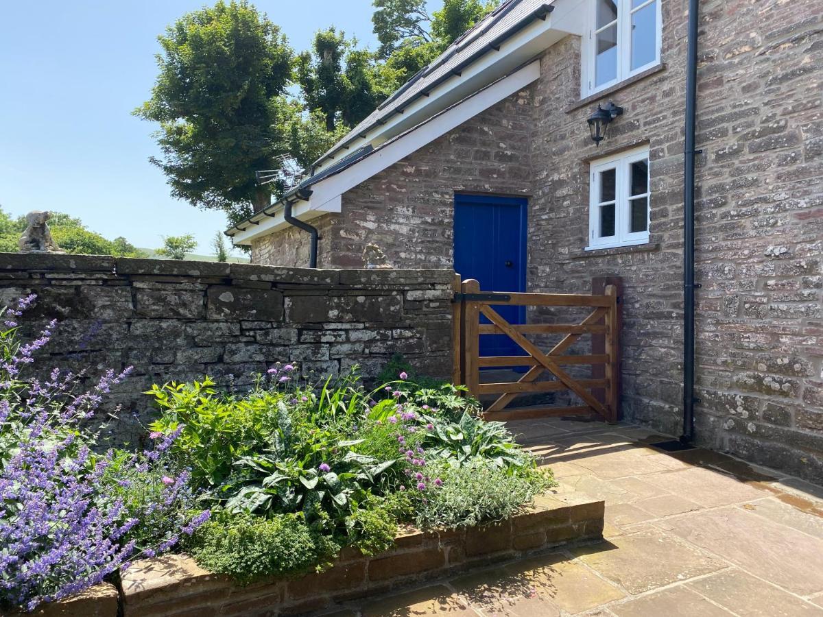 Vila Pant Llwyd Farm Llangynidr Exteriér fotografie